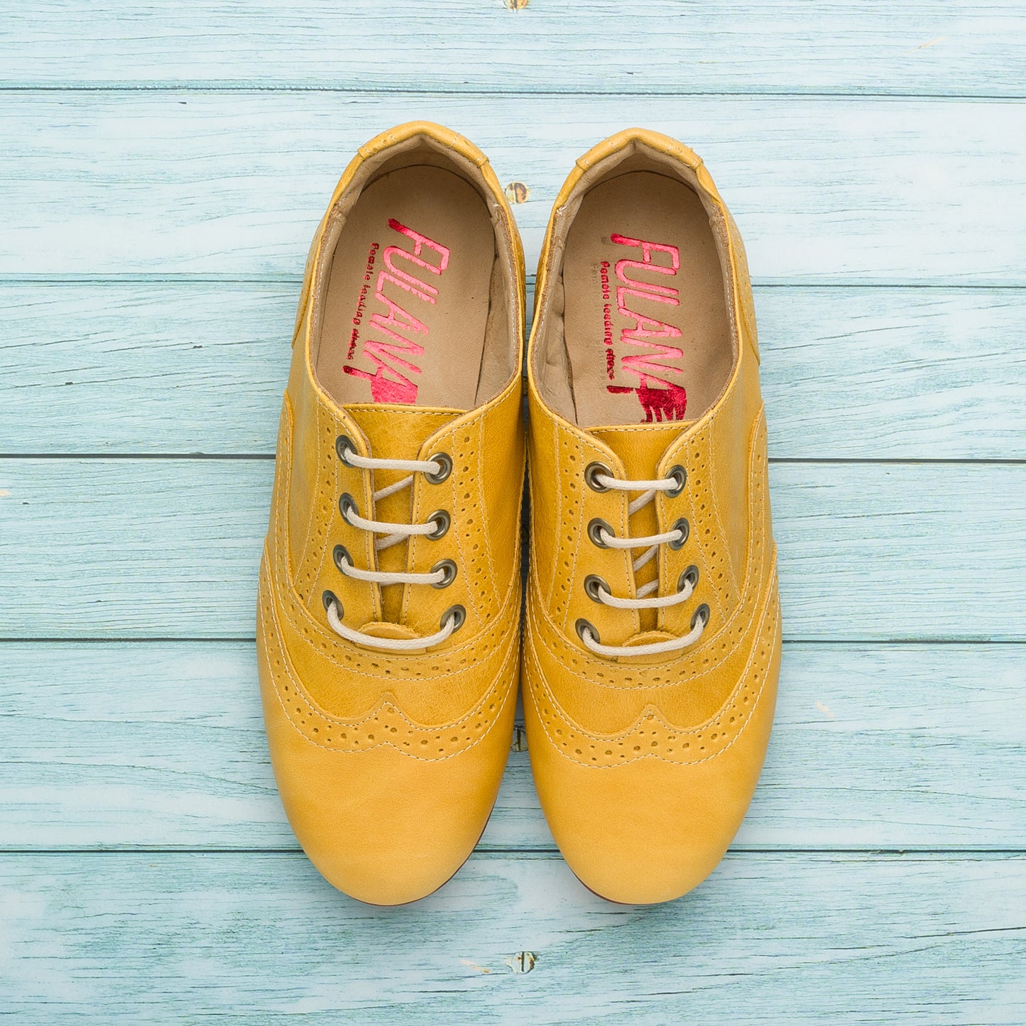 Oxford Curvy Lemon leather